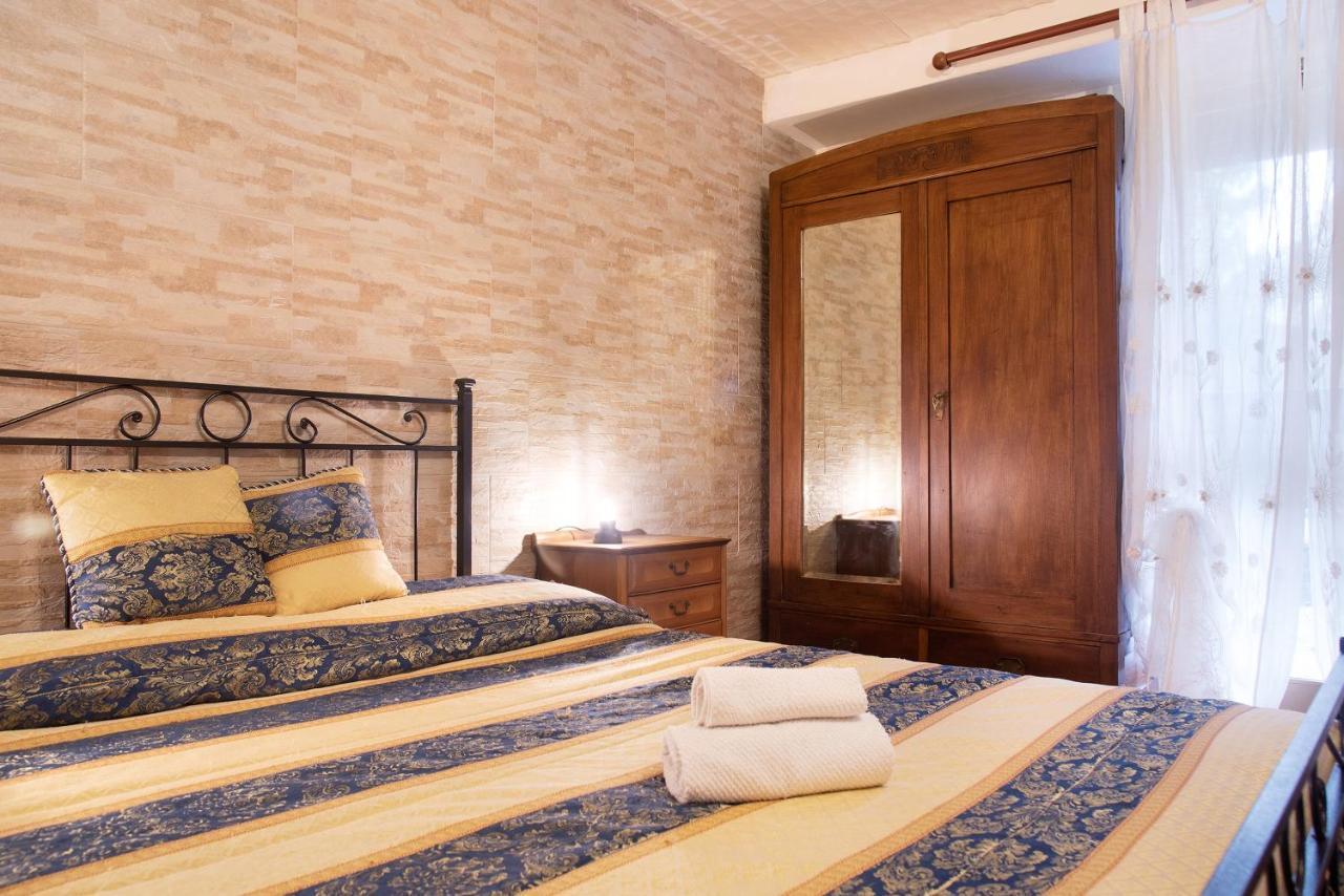 Casa Flora Apartment Porto Ceresio Exterior photo