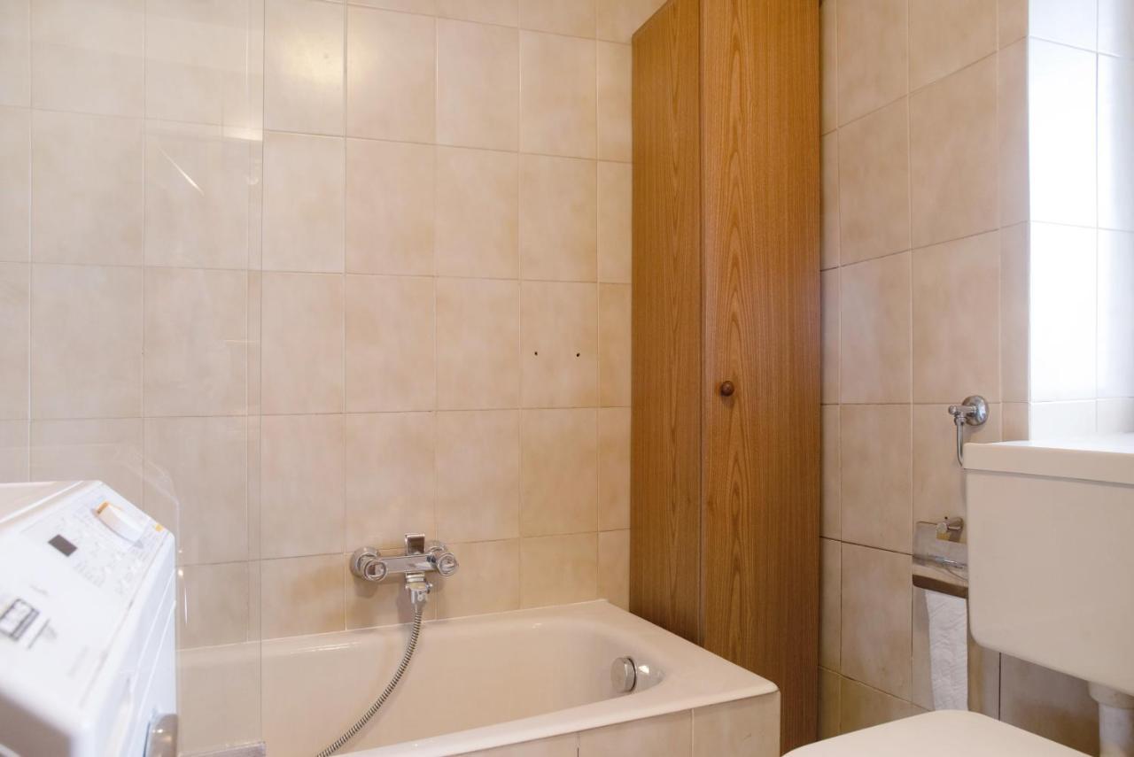 Casa Flora Apartment Porto Ceresio Exterior photo